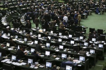 درخواست از نمایندگان مجلس برای عدم تصویب طرح افزایش سن قانونی ازدواج