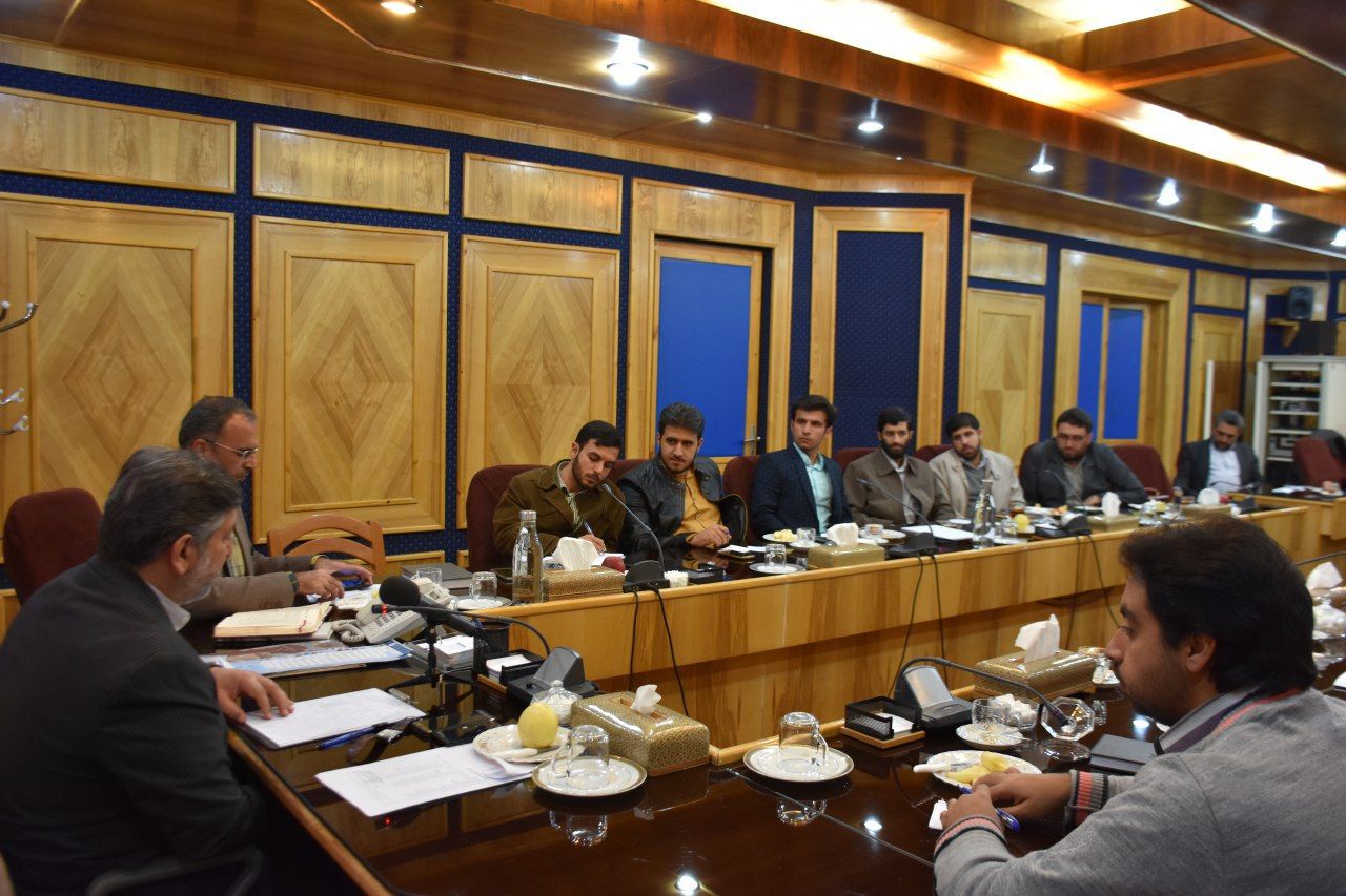 اعضای انجمن اسلامی دانشگاه شیراز با رییس صدا و سیمای مرکز فارس دیدار کردند
