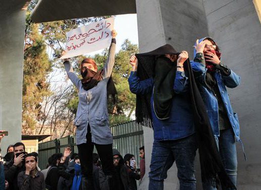 بازداشت دانشجویان و چند نکته