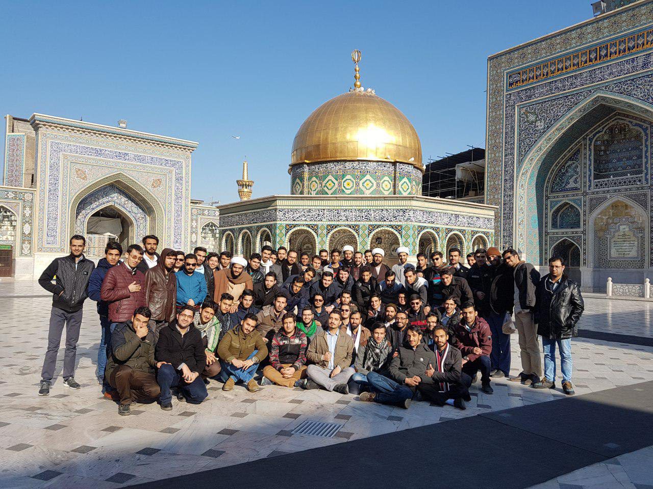 اردوی فرهنگی-زیارتی کبوتر حرم به همت انجمن اسلامی دانشجویان دانشگاه یزد در مشهد مقدس برگزار شد.